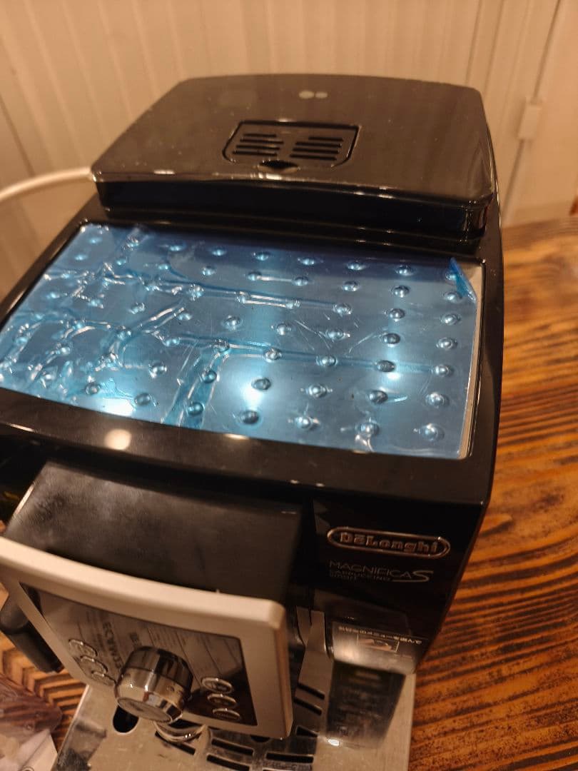 デロンギ　DeLonghi　ECAM23260　全自動コーヒーメーカー