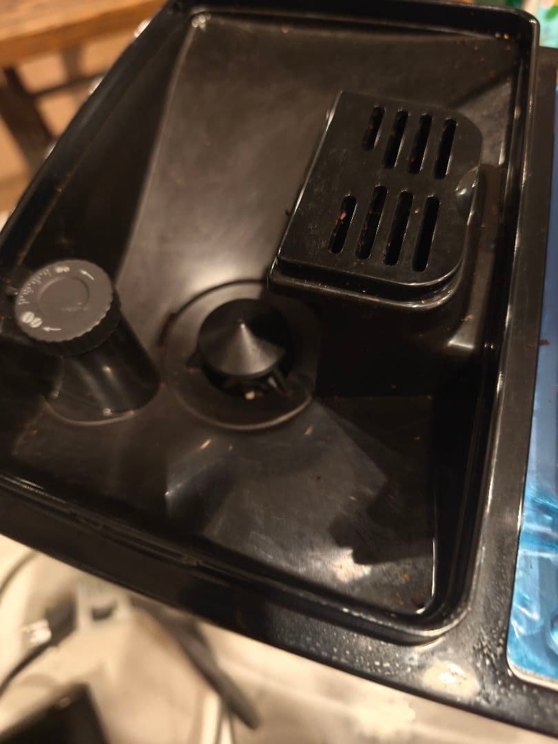 デロンギ　DeLonghi　ECAM23260　全自動コーヒーメーカー