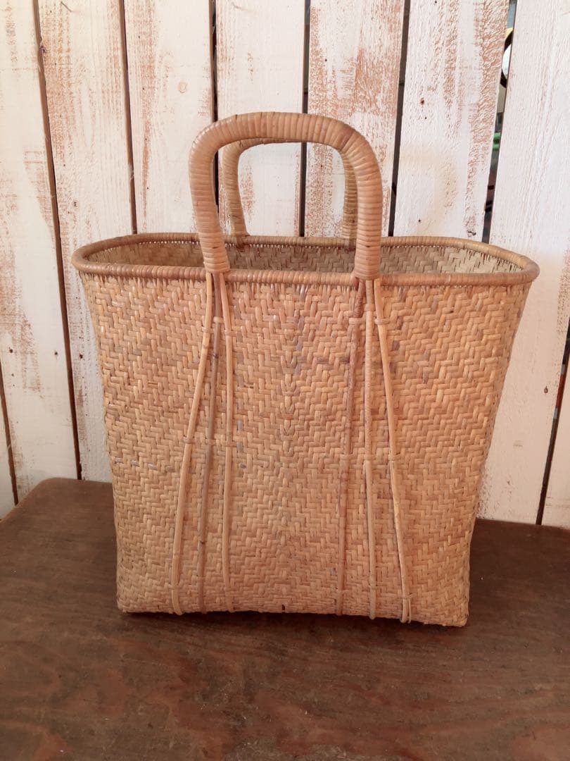 ヴィンテージ　天然素材 ハンドル付きバスケット 竹かごバッグ 竹籠バッグ
