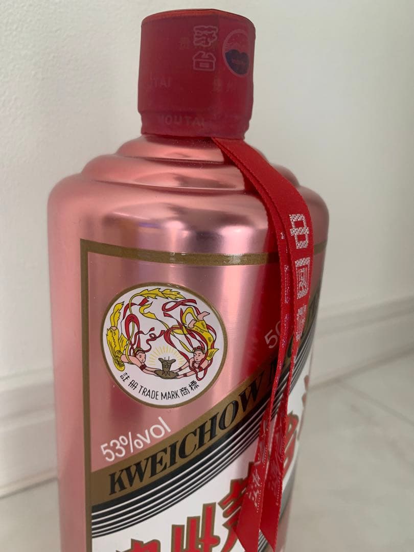 貴州茅台酒 白酒 天女 ピンクボトル 2022 500ml 箱付き ミニグラス