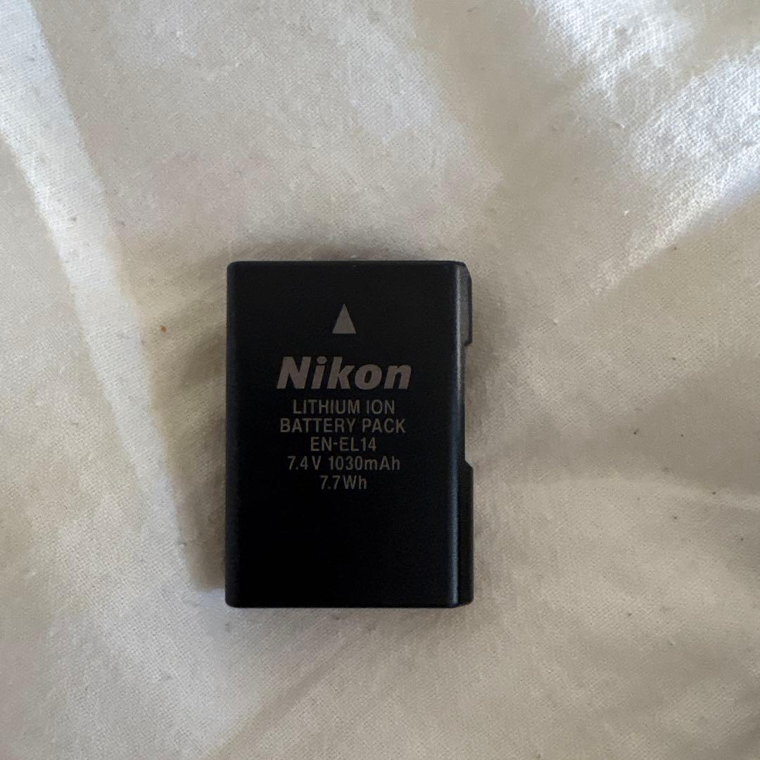 Nikon D3100 デジタル一眼レフカメラ 本体とバッテリー付き