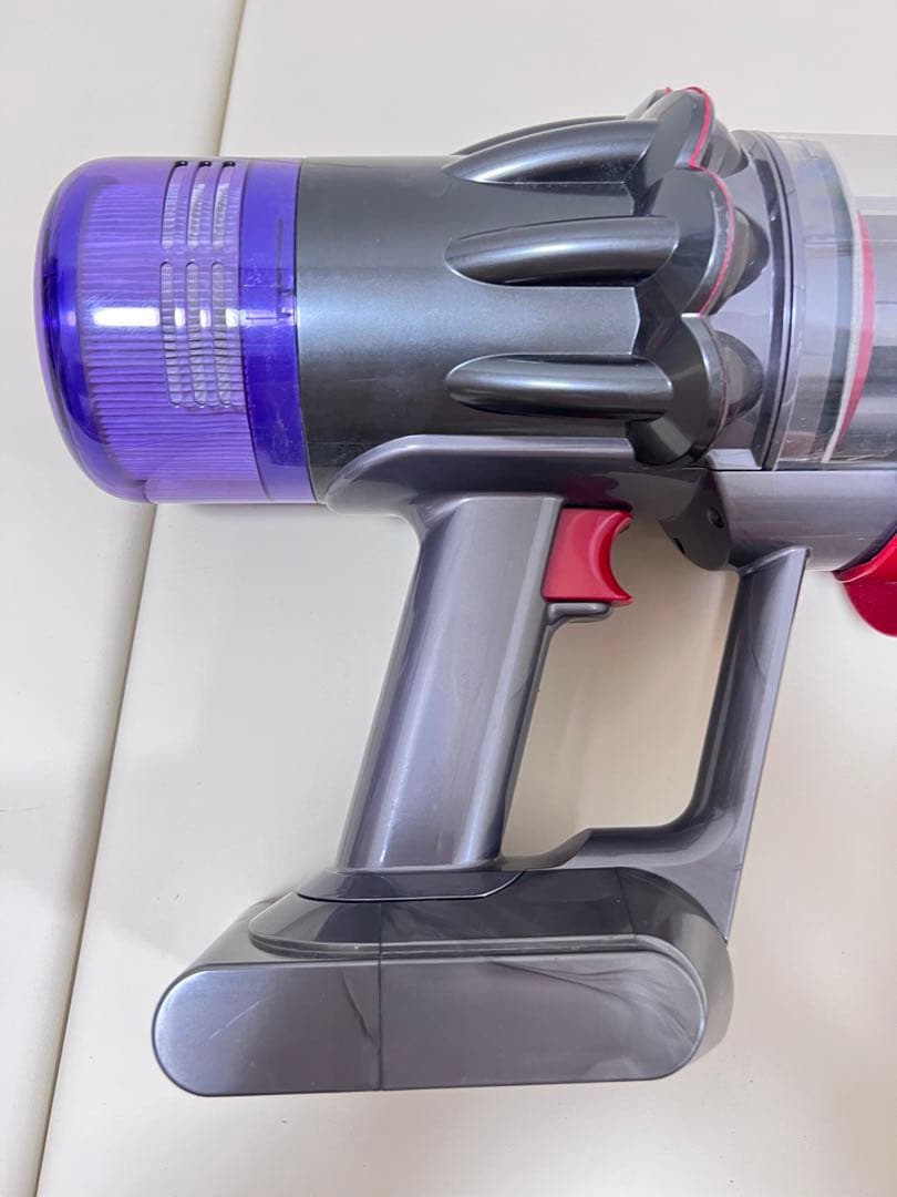 ダイソン Digital Slim Fluffy SV18 本体のみ