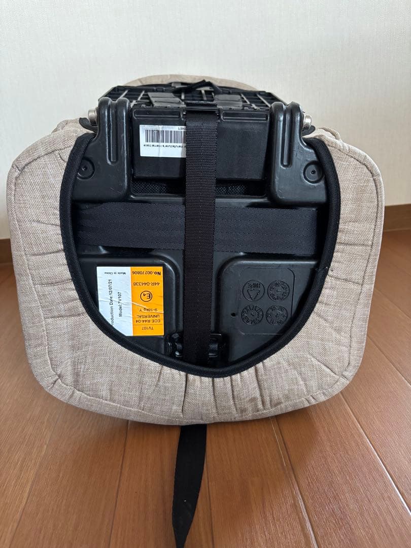 日本育児　EVO 車用チャイルドシート