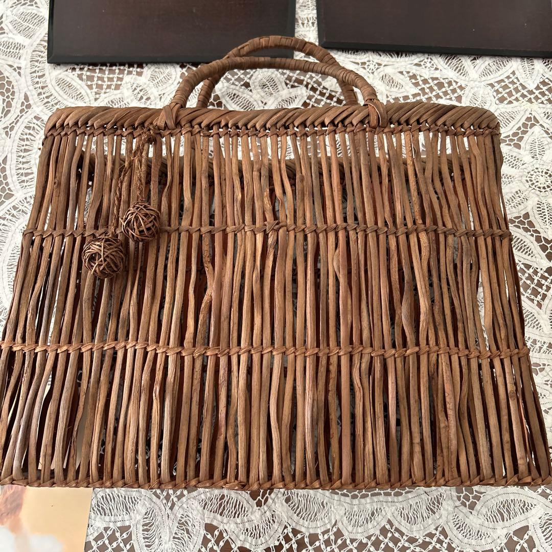 山形県産山葡萄のバッグ