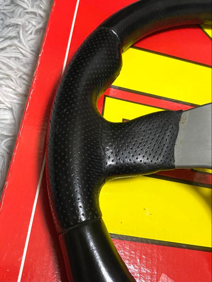 MOMO RACE ステアリング 32Φ 小径　即決大歓迎　即納◎