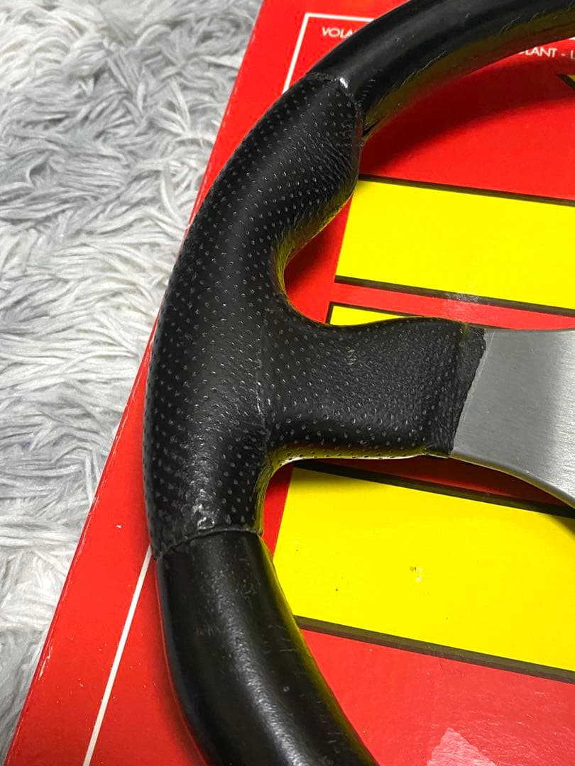 MOMO RACE ステアリング 32Φ 小径　即決大歓迎　即納◎