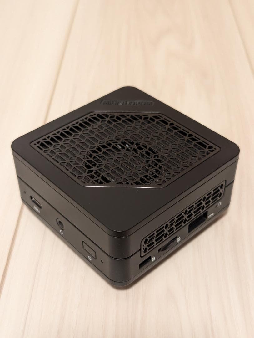 MINISFORUM EM780 32GB 1TB ミニPC