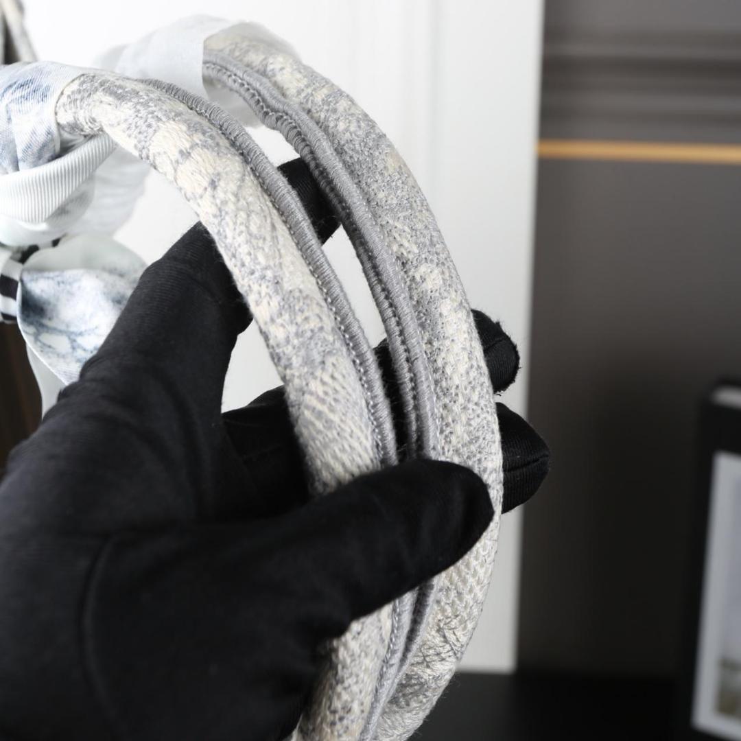 Dior 動物柄トートバッグ