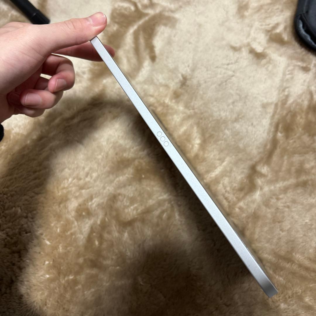 iPad第10世代 64GB 極美品 付属品多数