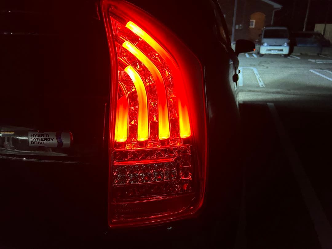 30プリウス ヴァレンティ LEDテール