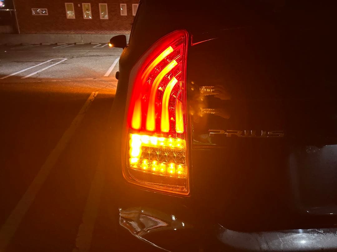 30プリウス ヴァレンティ LEDテール