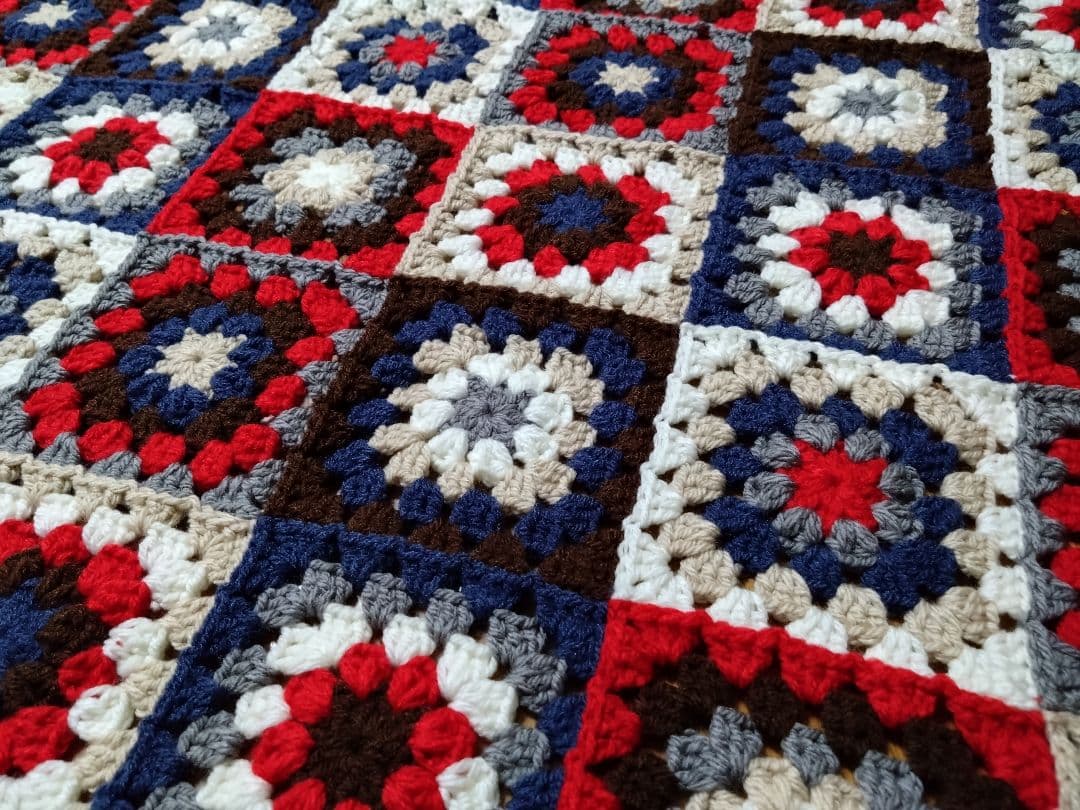 グラニースクエアモチーフのマルチブランケット