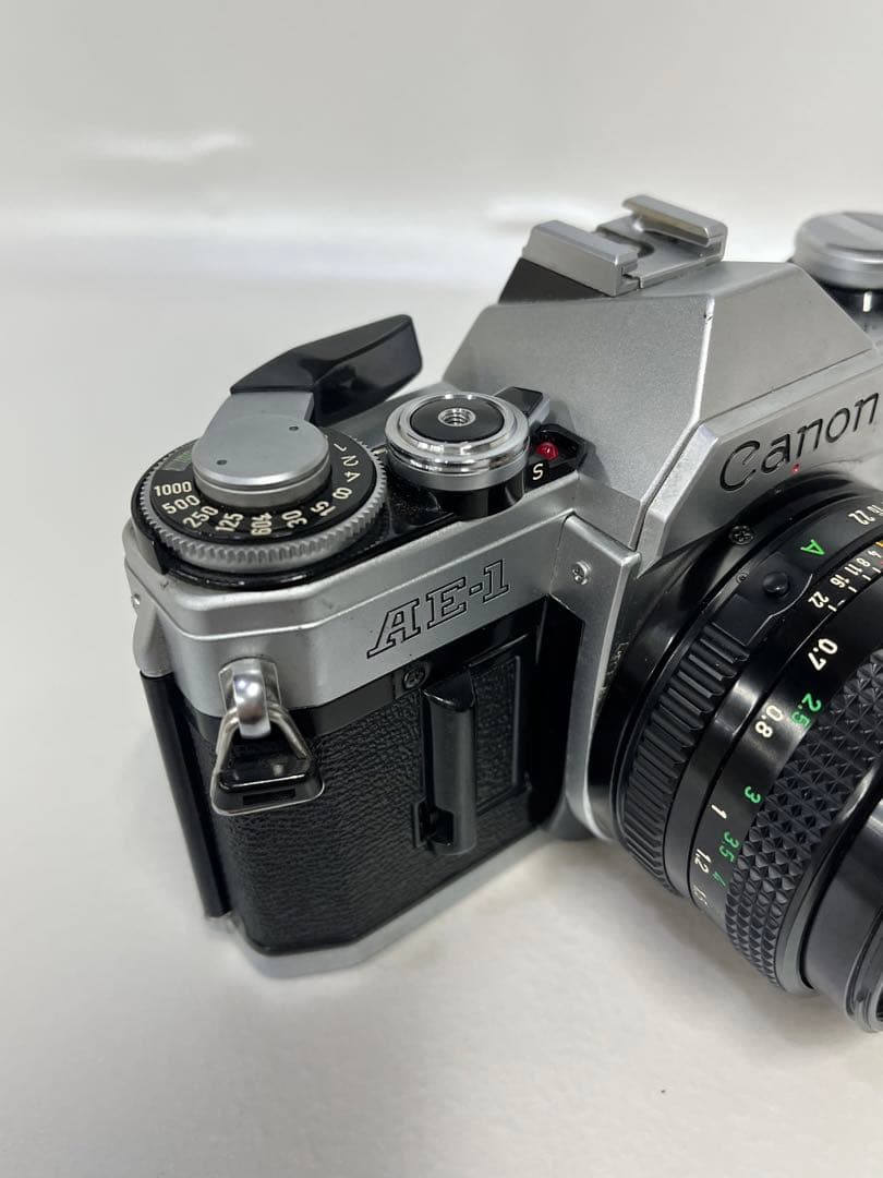 Canon キャノン　AE−1 本体のみ フィルムカメラ　レンズ
