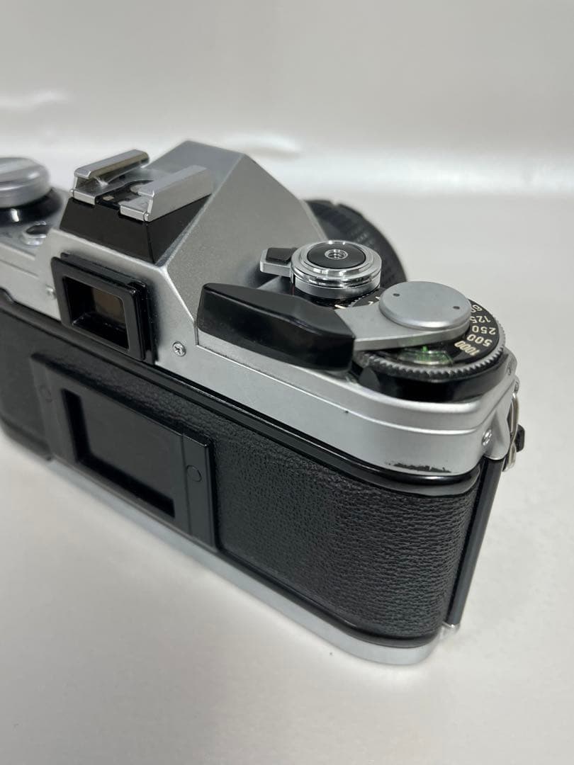 Canon キャノン　AE−1 本体のみ フィルムカメラ　レンズ