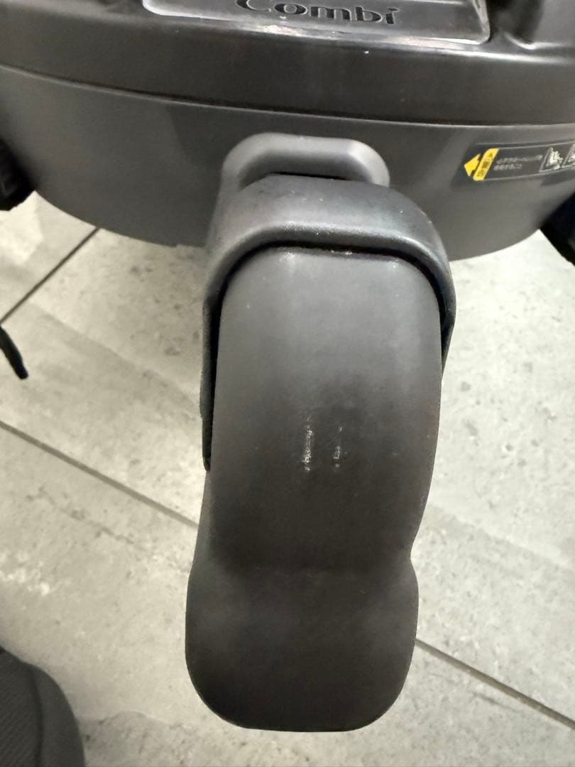 Combi クルムーヴ コンパクト R129 エッグショック