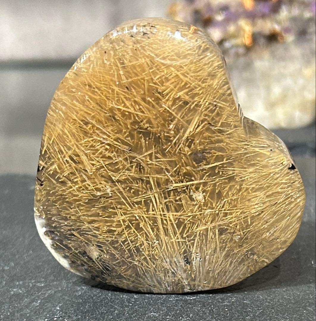 ゴールデンルチルクォーツ　ハート型　原石