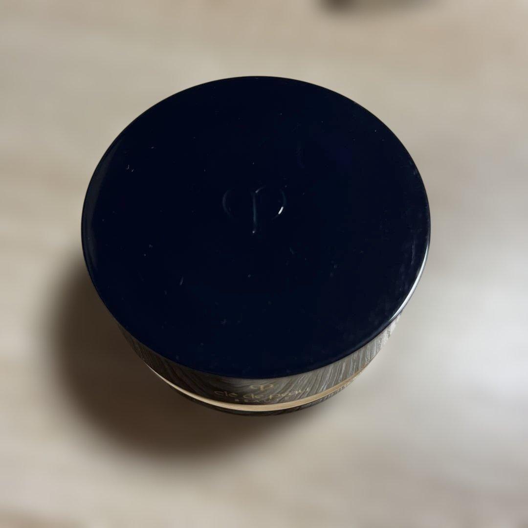 クレ・ド・ポー ボーテ ルースパウダー ベージュ