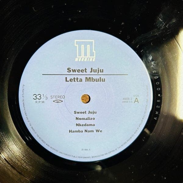 レッタ・ンブール（Letta Mbulu）　Sweet Juju