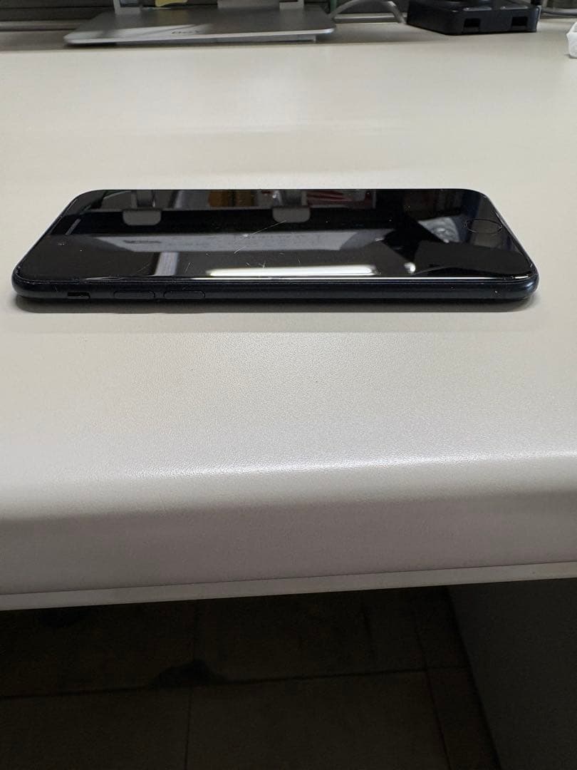 iPhone SE(第３世代) 128GB ミッドナイトブラック 本体