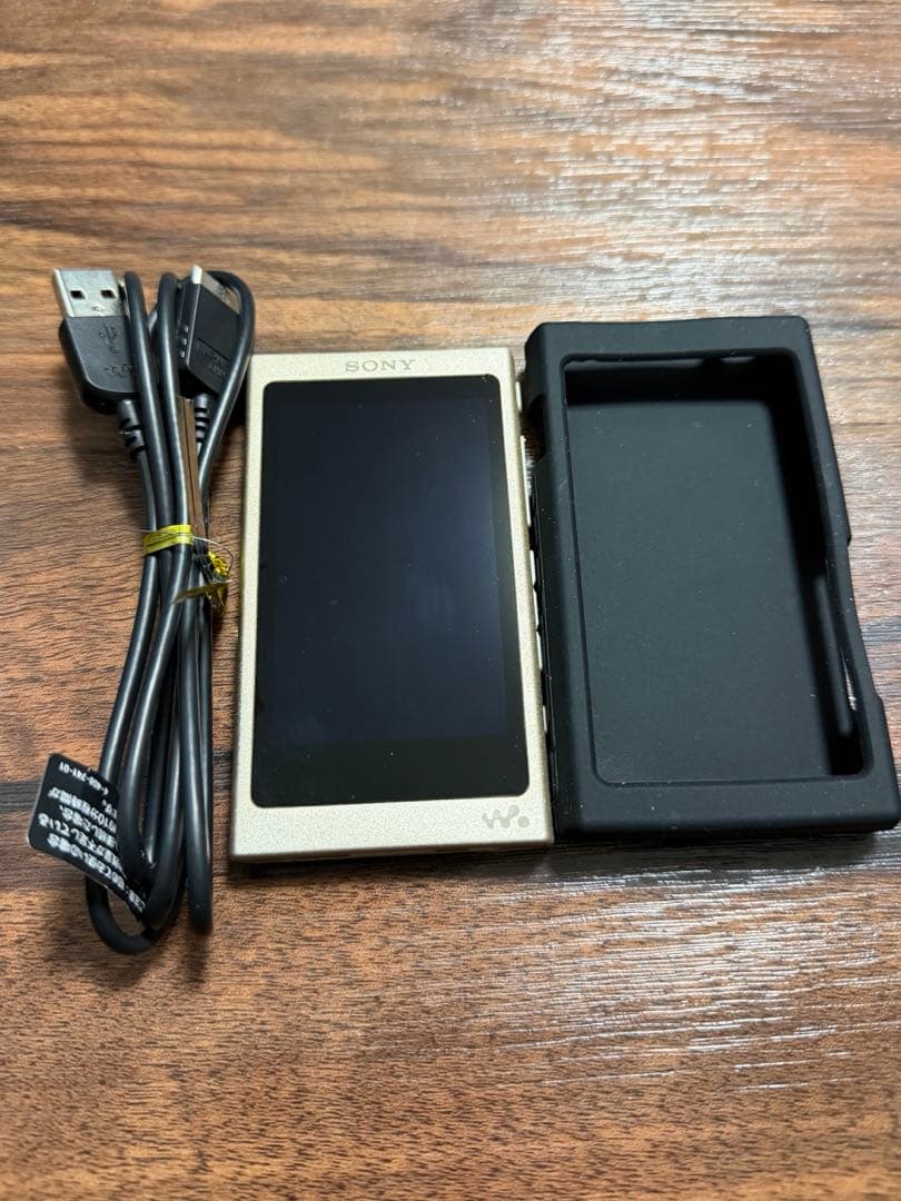 美品！バッテリ良好ソニー ウォークマン NW-A45 16GBシャンパンゴールド