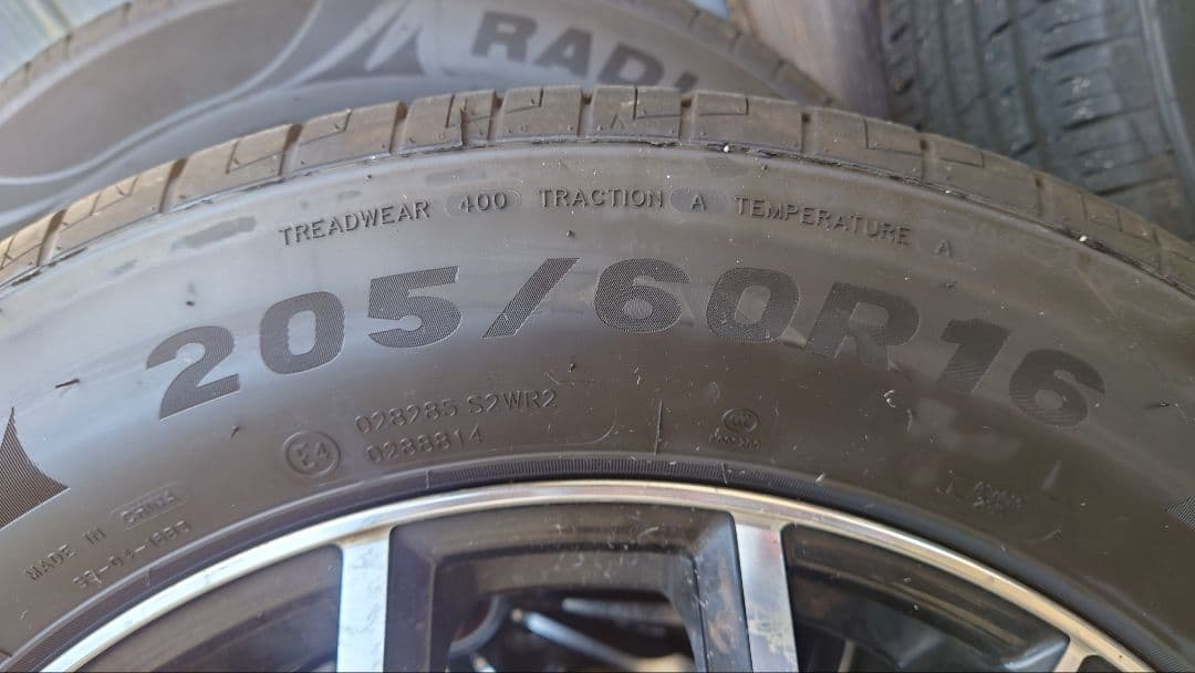 ウェッズ レオニス 16in 6.5J+40 PCD114.3 4本 プリウスα