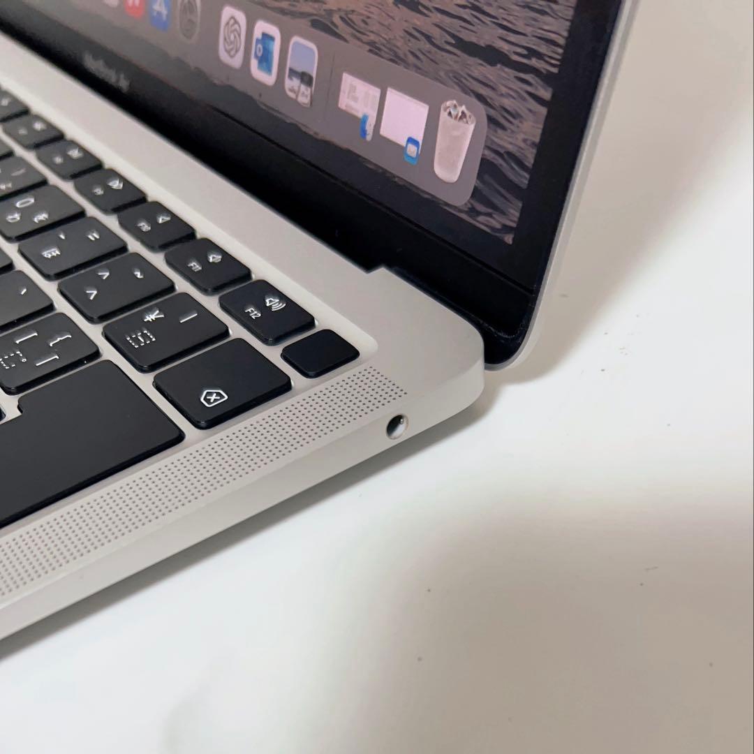 【美品】MacBook Air (2020) M1 チップ スペースグレー