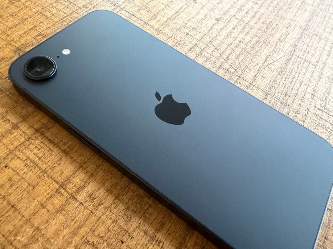 Apple iPhone 16e ブラック 128GB