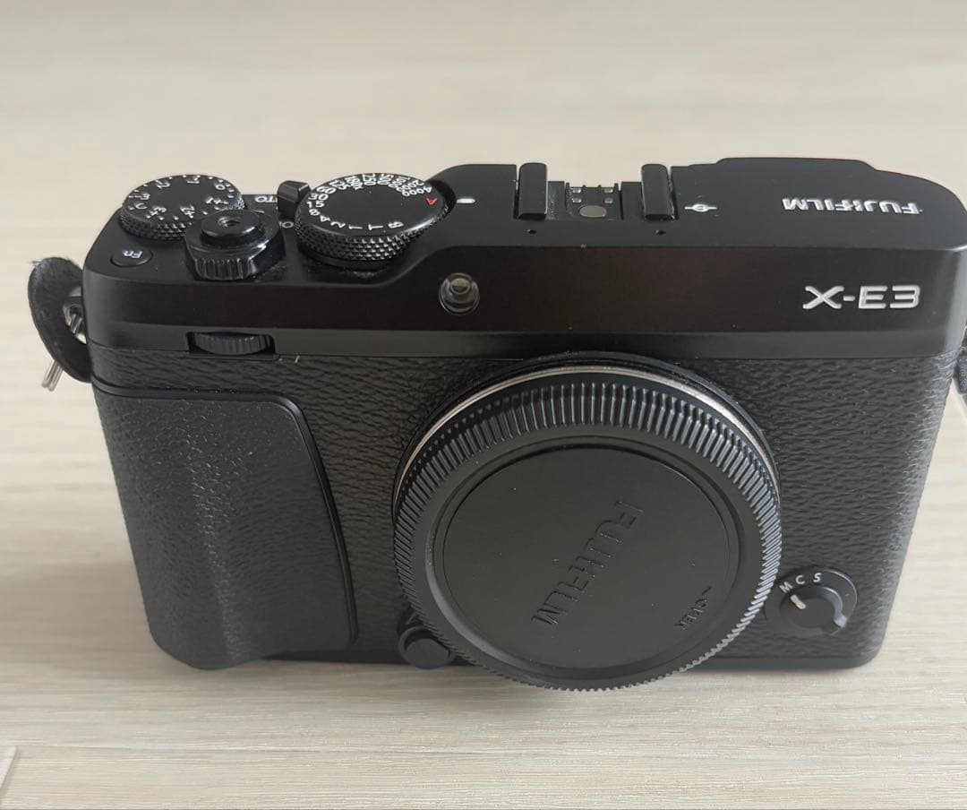 Fujifilm X-E3 ブラック ミラーレス一眼　マニュアルレンズ付