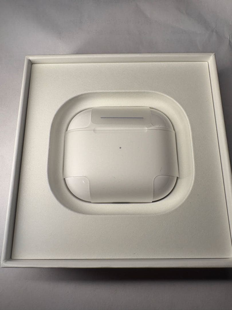AirPods第3世代　本体 ホワイト 充電ケース付き
