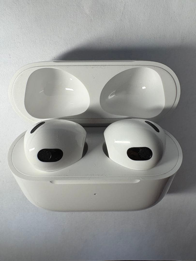 AirPods第3世代　本体 ホワイト 充電ケース付き