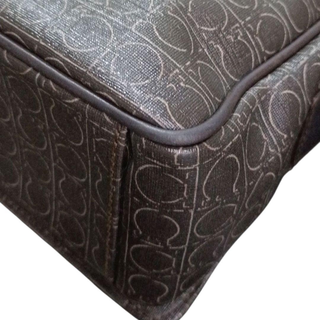 ✨Salvatore Ferragamo ガンチーニ総柄 メッセンジャーバッグ