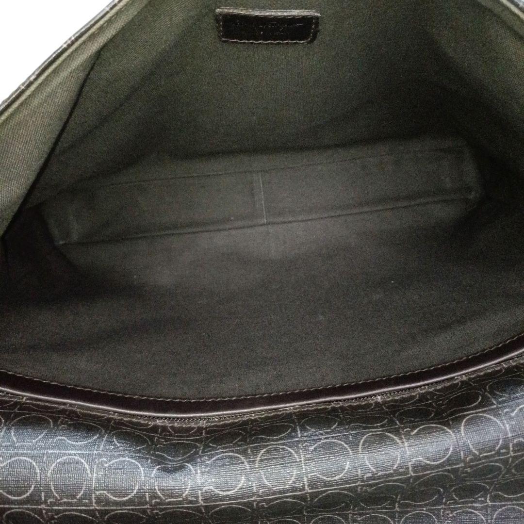 ✨Salvatore Ferragamo ガンチーニ総柄 メッセンジャーバッグ