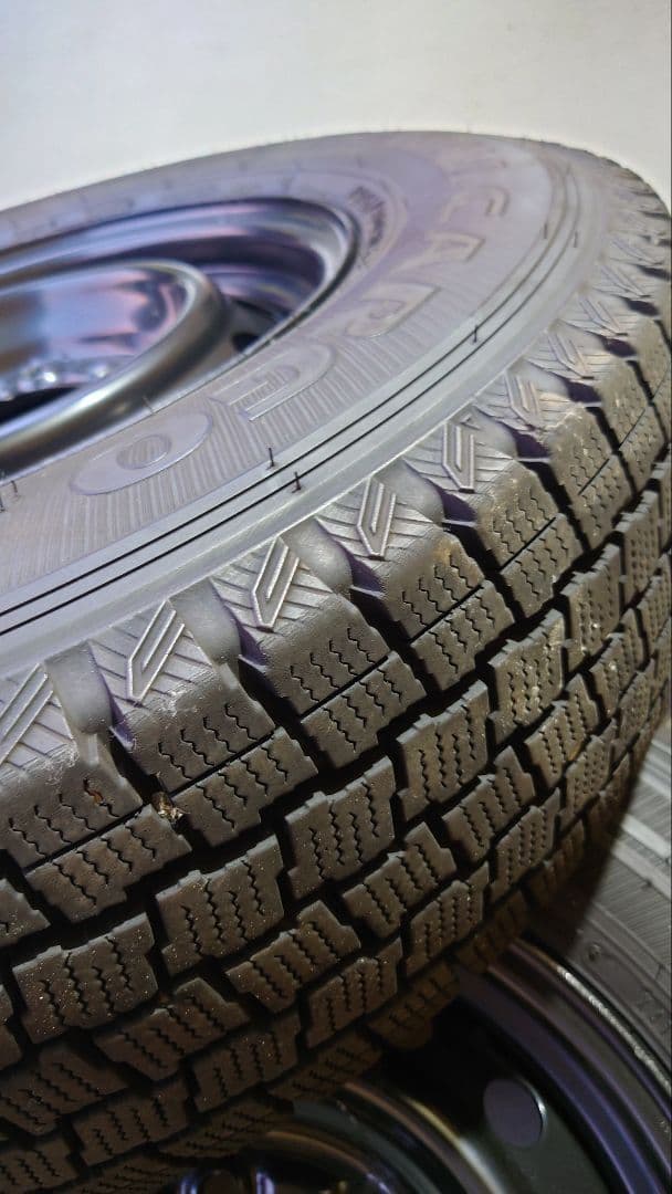 スタッドレスタイヤ　４本