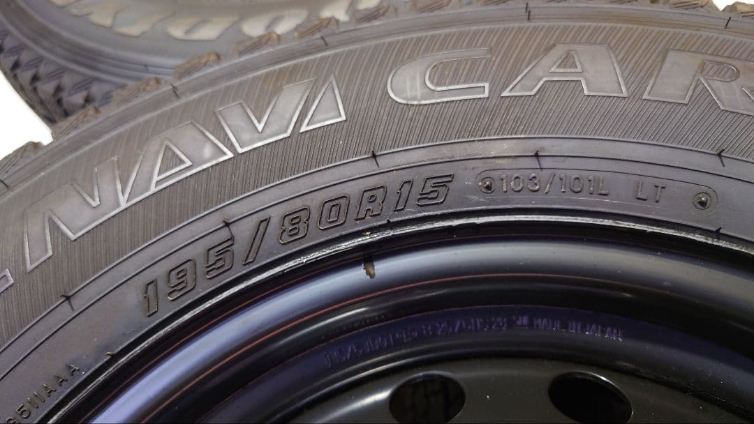 スタッドレスタイヤ　４本