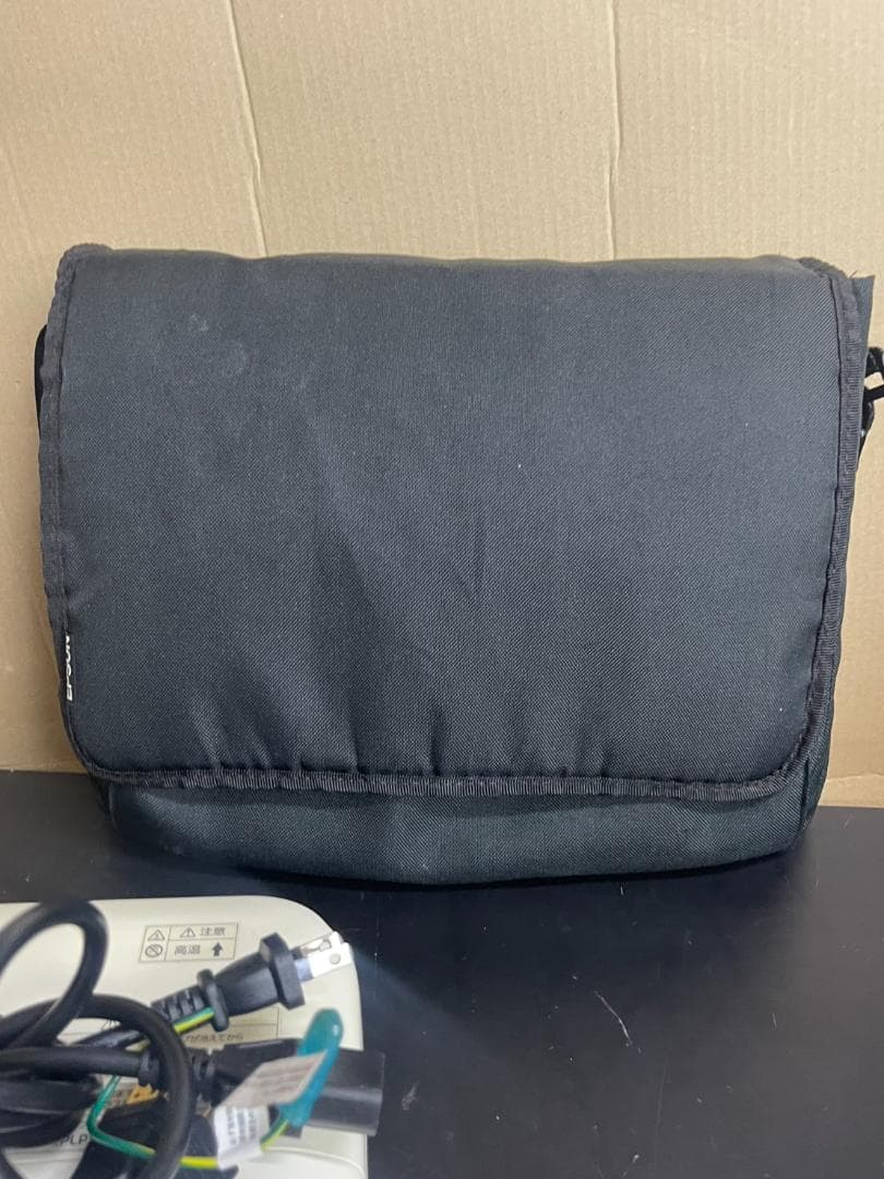 EPSON プロジェクター本体 EB-S04 ランプ17時間