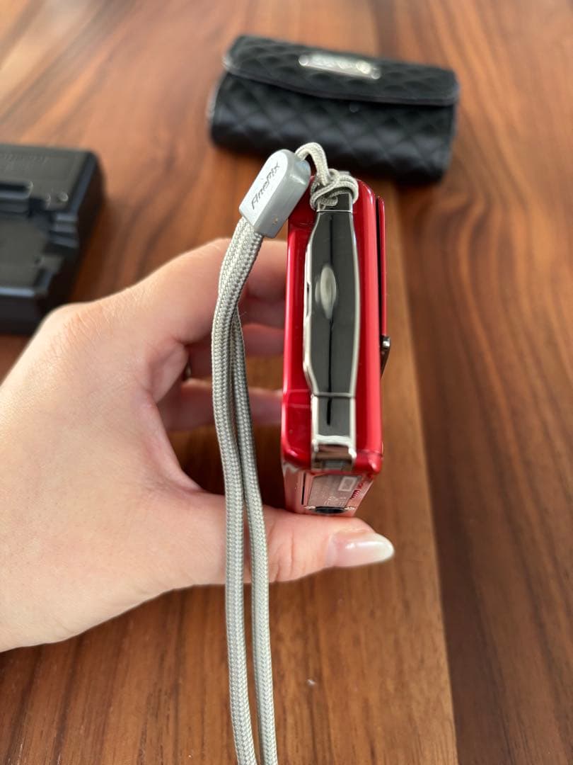 FUJIFILM デジタルカメラ　FinePix Z800EXR レッド