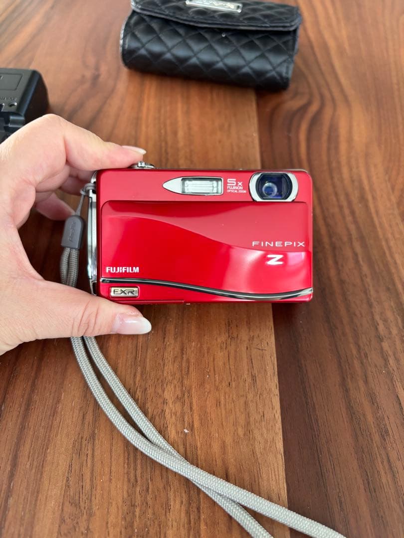 FUJIFILM デジタルカメラ　FinePix Z800EXR レッド