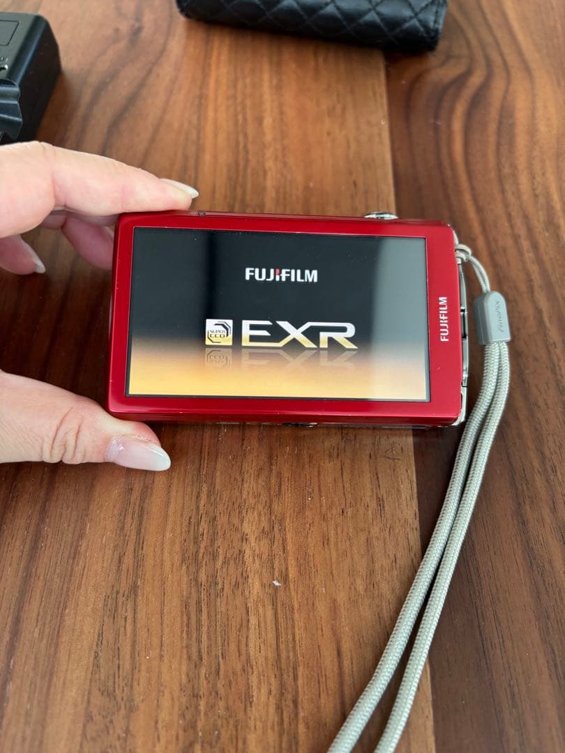 FUJIFILM デジタルカメラ　FinePix Z800EXR レッド