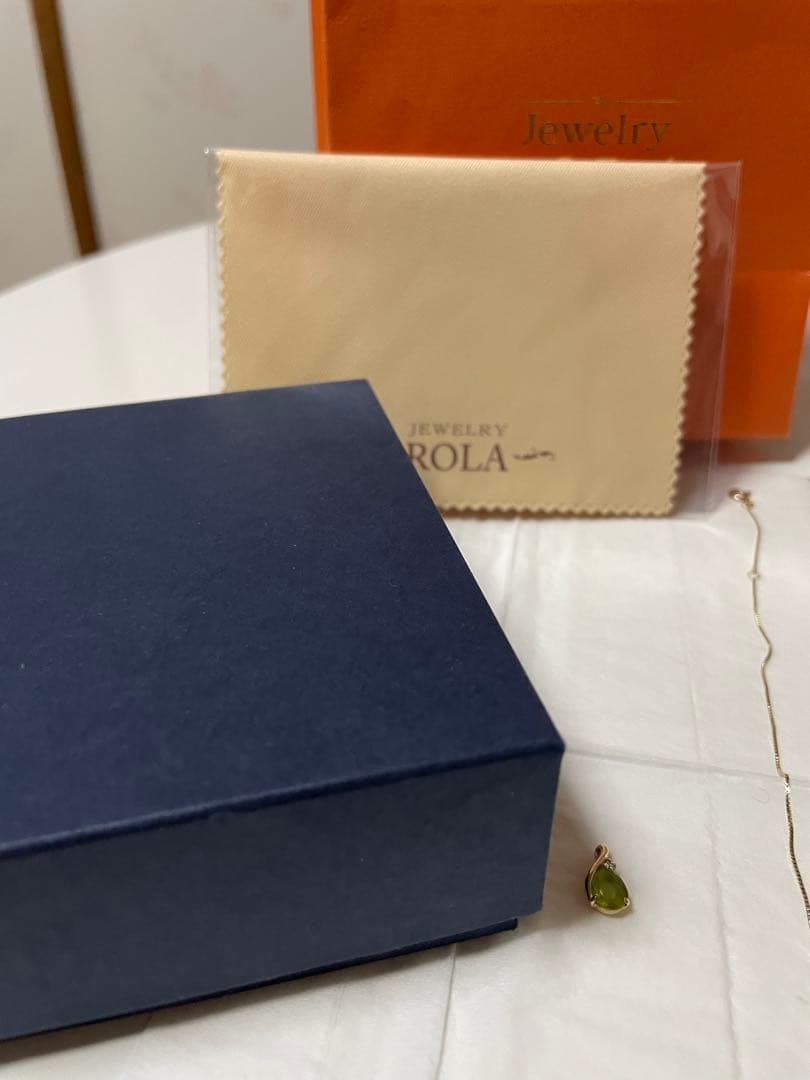 JewelryROLA ペリドット&ダイヤモンドネックレス　K10YG