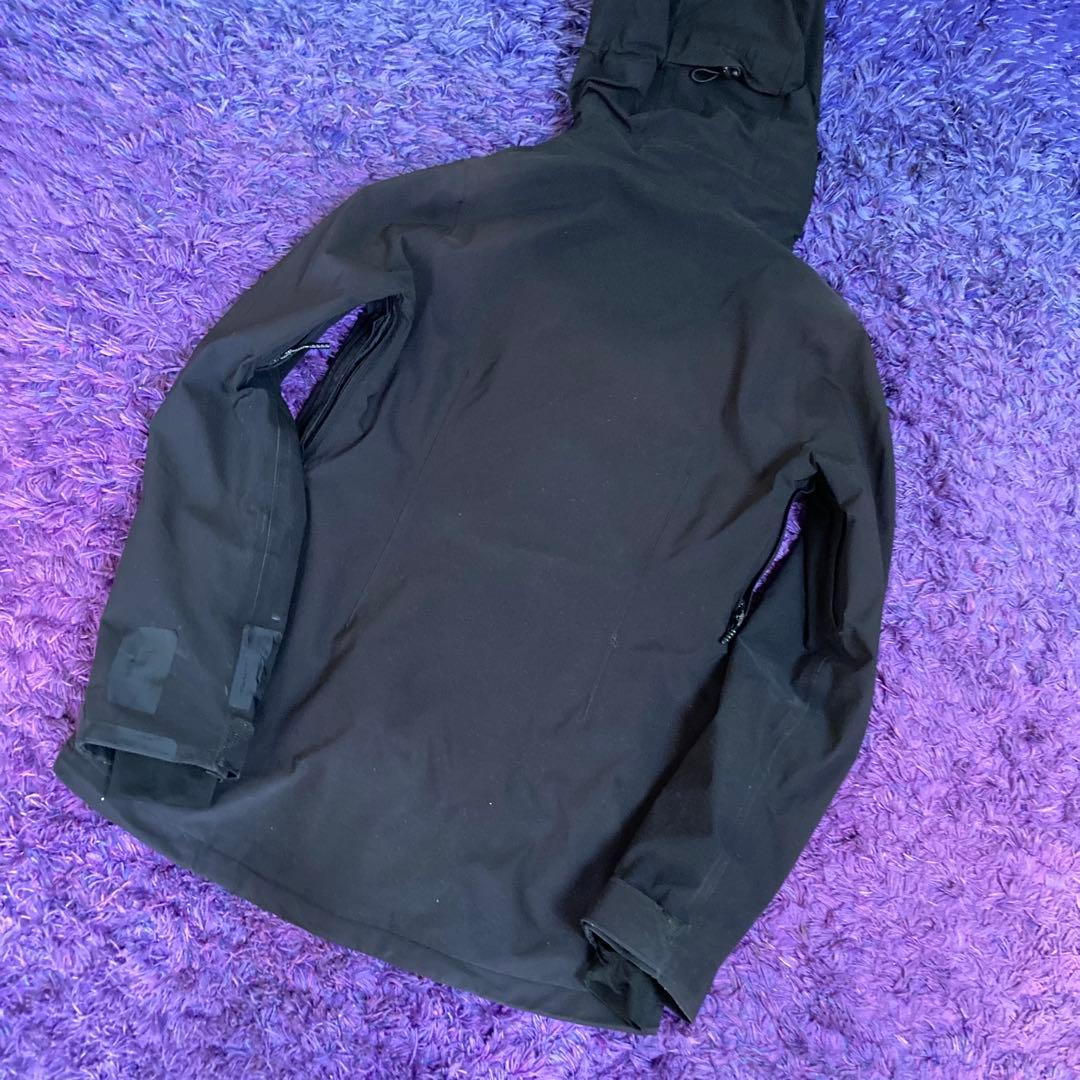 機能性抜群VOLCOM GORE-TEX スノーボードジャケット　レディースS