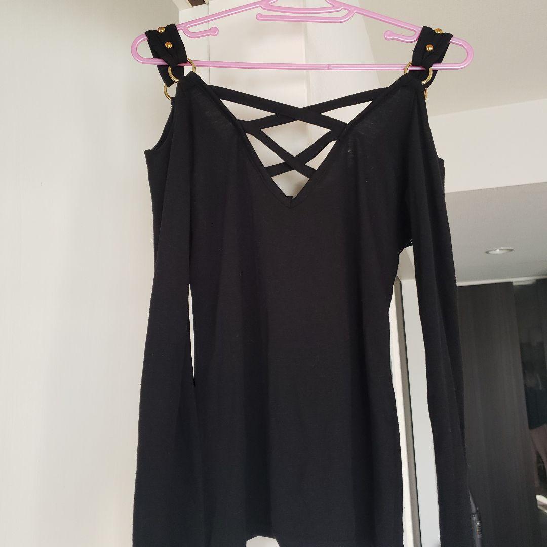 d.i.a. 激レア オフショルダー長袖トップス