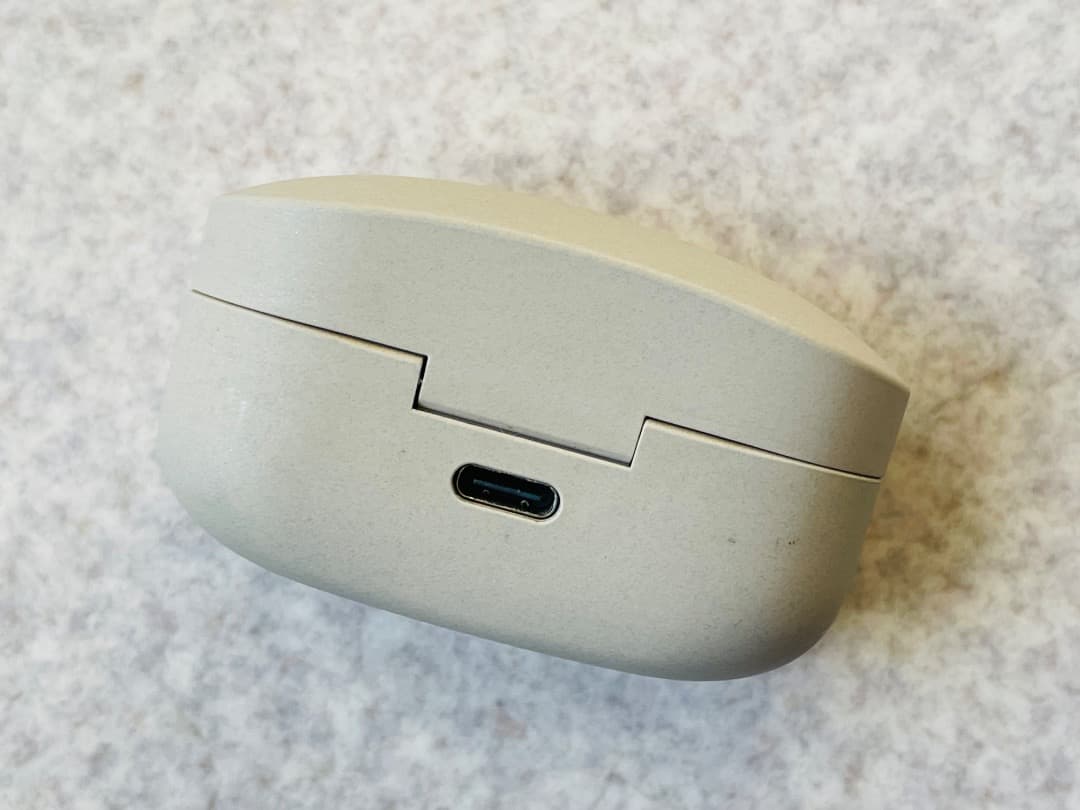 【美品】SONY WF-1000XM4 プラチナシルバー【全バッテリー交換済】