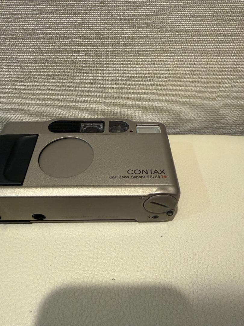 高級コンパクトフィルムカメラ CONTAX T2 コンタックス　シルバー