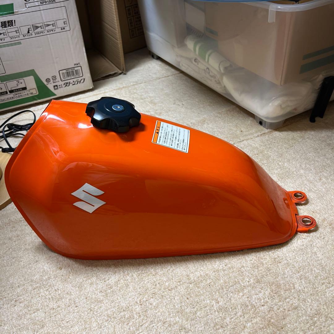 《値下げ希望対応中》超美品！グラストラッカー 純正タンク　オレンジ