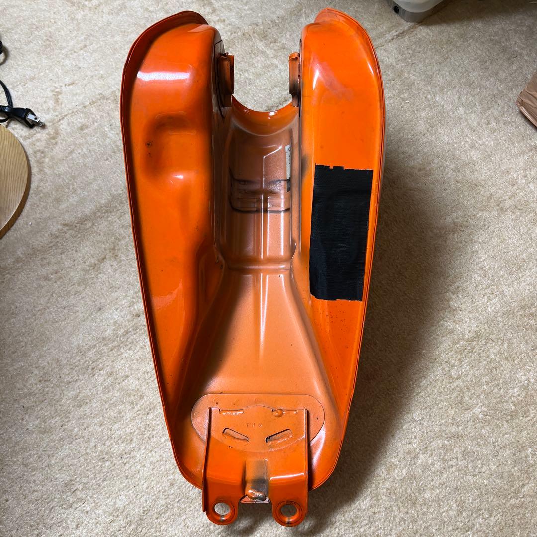 《値下げ希望対応中》超美品！グラストラッカー 純正タンク　オレンジ