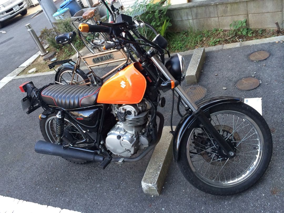 《値下げ希望対応中》超美品！グラストラッカー 純正タンク　オレンジ