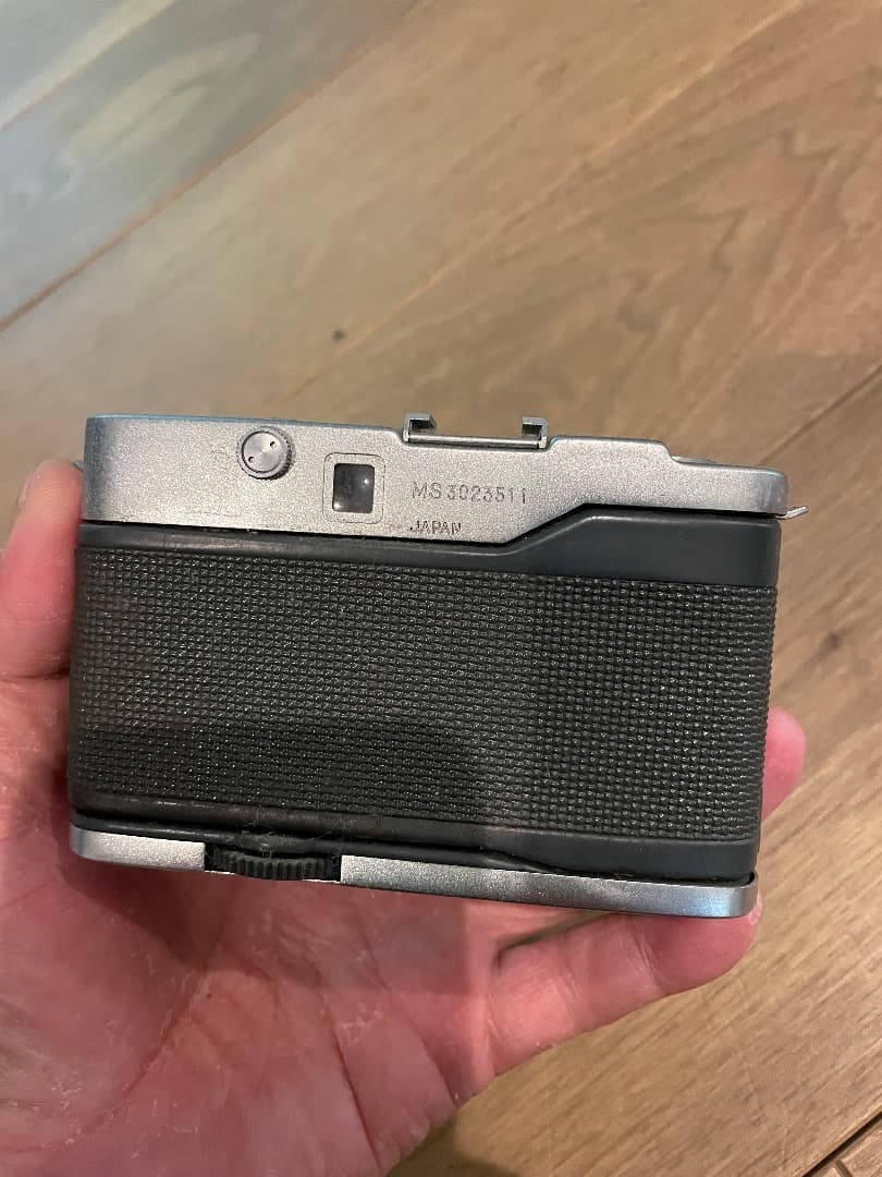 Yashica E レンジファインダーカメラ