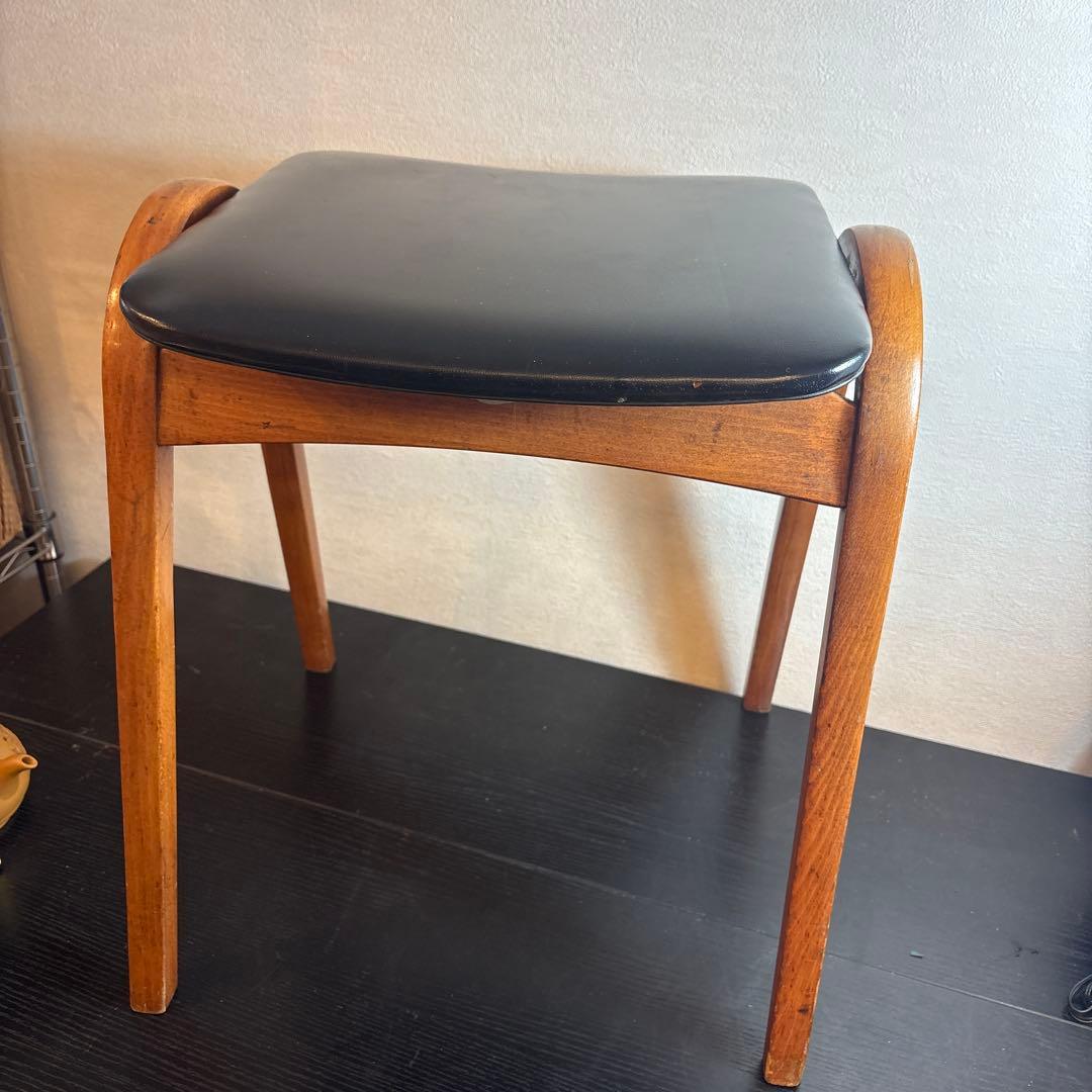 秋田木工 AKITA MOKKO 木製スツール 赤と黒の2脚セット