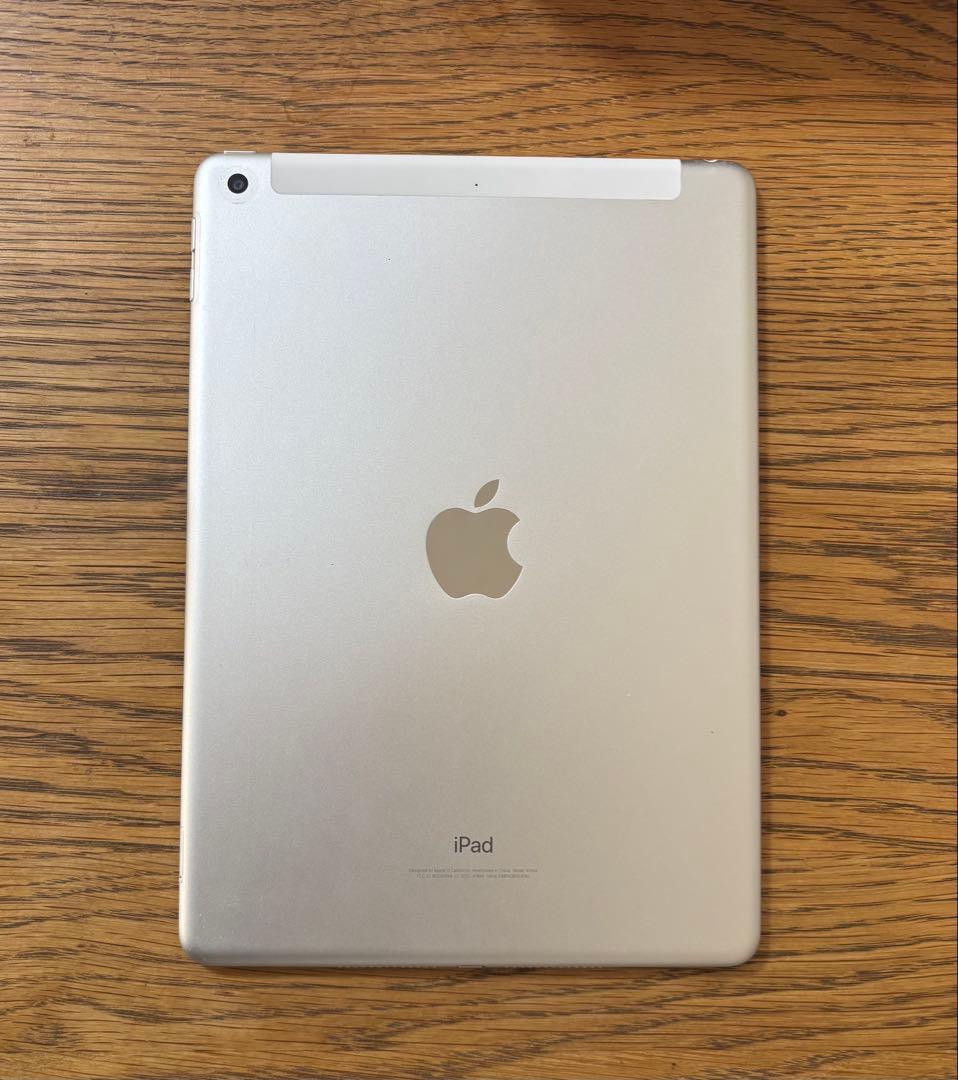 iPad 第6世代 128GB SIMフリー Logicoolキーボード