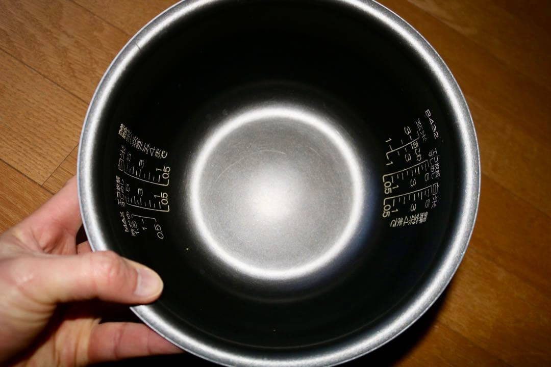 象印 圧力IH炊飯器 NP-V10A 内釜きれい 5.5合 極め炊き